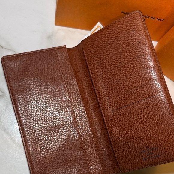 Authentic Louis Vuitton Brown Monogram Long Bifold Wallet with COA, Box & Bag - Picture 4 of 17